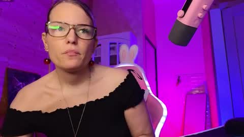 Snapshot of findom_lady_shine chatting on 06.05.26 Lady online show from 06.05.26