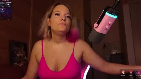 Snapshot of findom_lady_shine chatting on 06.16.26 Lady online show from 06.16.26