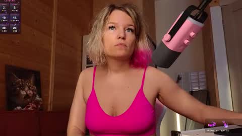 Snapshot of findom_lady_shine chatting on 06.25.26 Lady online show from 06.25.26