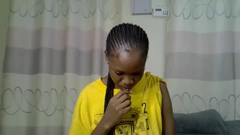 fine_queen12 online show from 02.05.25