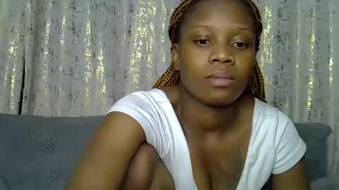 Snapshot of fine_queen12 chatting on 04.20.26 fine_queen12 online show from 04.20.26