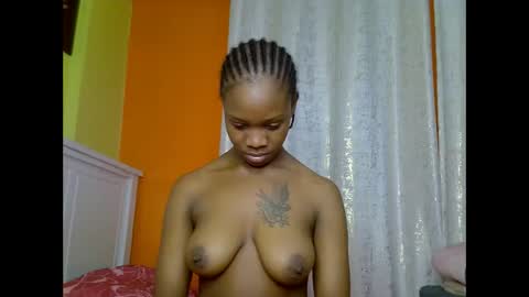 Snapshot of fine_queen12 chatting on 05.21.26 fine_queen12 online show from 05.21.26