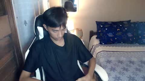 fineboii_rey18 online show from 09.10.25