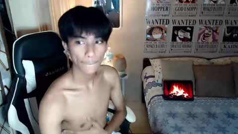 fineboii_rey18 online show from 05.05.26