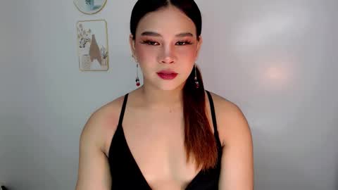 Snapshot of finest_jasminex chatting on 05.22.26 Jasmine online show from 05.22.26