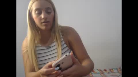 Snapshot of fingers_the_ass chatting on 12.18.24 hotmilk online show from 12.18.24