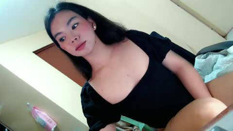 Snapshot of fionie_xxx chatting on 06.19.26 FIONA online show from 06.19.26