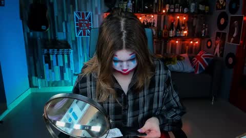 Snapshot of fioramarmoris chatting on 01.18.25 fiora online show from 01.18.25