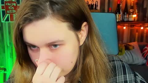 Snapshot of fioramarmoris chatting on 01.18.25 fiora online show from 01.18.25