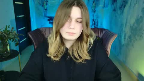 Snapshot of fioramarmoris chatting on 02.27.25 fiora online show from 02.27.25