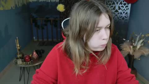 Snapshot of fioramarmoris chatting on 03.08.25 fiora online show from 03.08.25