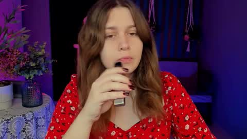 Snapshot of fioramarmoris chatting on 09.19.25 fiora online show from 09.19.25