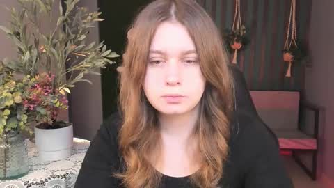 Snapshot of fioramarmoris chatting on 11.10.25 fiora online show from 11.10.25