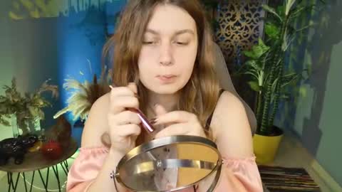 Snapshot of fioramarmoris chatting on 11.15.25 fiora online show from 11.15.25