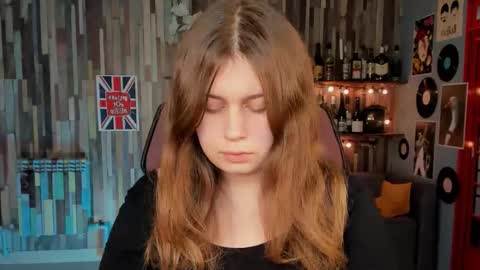 Snapshot of fioramarmoris chatting on 11.27.25 fiora online show from 11.27.25