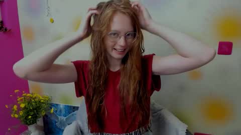 Snapshot of fire_luna chatting on 09.18.25 fire_luna online show from 09.18.25