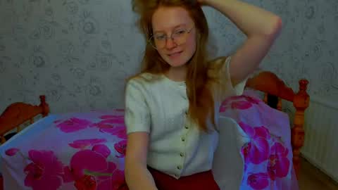 Snapshot of fire_luna chatting on 04.29.26 fire_luna online show from 04.29.26