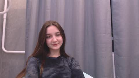 Snapshot of fireflies_fly_ chatting on 01.22.25 fireflies_fly_ online show from 01.22.25