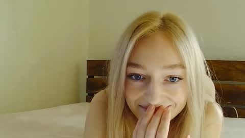 flowergirl online show from 11.03.25