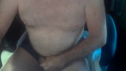 Snapshot of fithairymature chatting on 02.26.25 fithairymature online show from 02.26.25