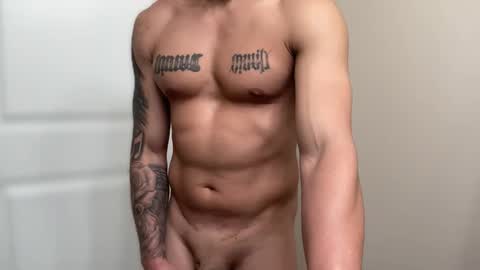 Snapshot of fithornyandtatted chatting on 05.12.26 fithornyandtatted online show from 05.12.26