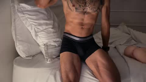 Snapshot of fitjacques chatting on 05.30.26 fitjacques online show from 05.30.26