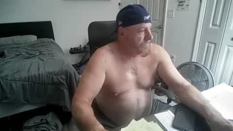 Snapshot of flaguy3233 chatting on 08.02.26 Florida guy online show from 08.02.26