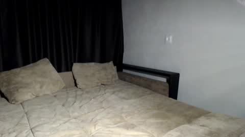 Snapshot of flexyflower chatting on 12.15.24 flexyflower online show from 12.15.24