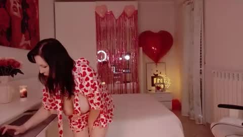 Snapshot of flirtyfoxxx chatting on 02.13.26 Lana Dina online show from 02.13.26