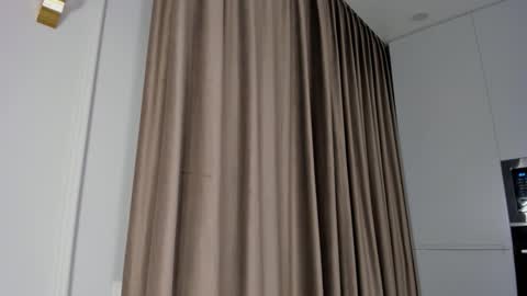 Emely  online show from 10.31.25