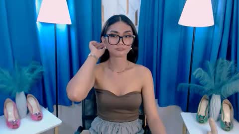 Snapshot of flirtymarga chatting on 04.27.26 Marga online show from 04.27.26