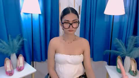 Snapshot of flirtymarga chatting on 04.29.26 Marga online show from 04.29.26