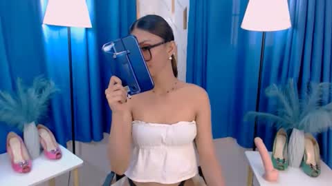 Snapshot of flirtymarga chatting on 04.30.26 Marga online show from 04.30.26