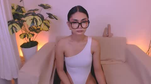Snapshot of flirtymarga chatting on 06.13.26 Marga online show from 06.13.26