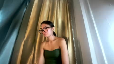 Snapshot of flirtymarga chatting on 07.16.26 Marga online show from 07.16.26
