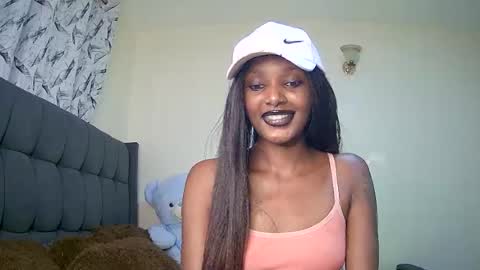 Snapshot of flirtyy_sheery chatting on 12.27.24 sheery online show from 12.27.24