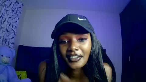 Snapshot of flirtyy_sheery chatting on 02.06.25 sheery online show from 02.06.25