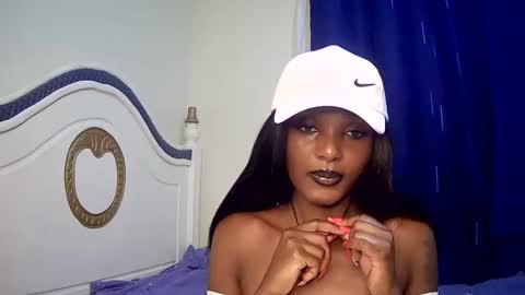 Snapshot of flirtyy_sheery chatting on 02.19.25 sheery online show from 02.19.25