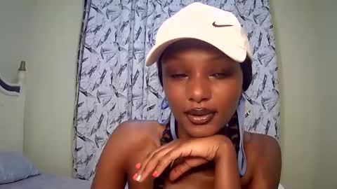 Snapshot of flirtyy_sheery chatting on 03.07.25 sheery online show from 03.07.25