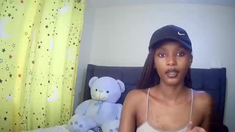 Snapshot of flirtyy_sheery chatting on 09.26.25 sheery online show from 09.26.25