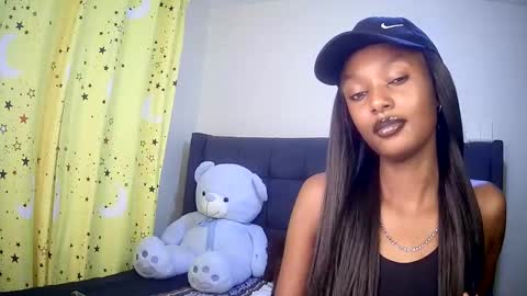 Snapshot of flirtyy_sheery chatting on 09.29.25 sheery online show from 09.29.25