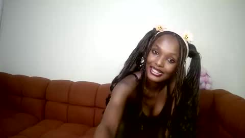 Snapshot of flirtyy_sheery chatting on 11.25.25 sheery online show from 11.25.25