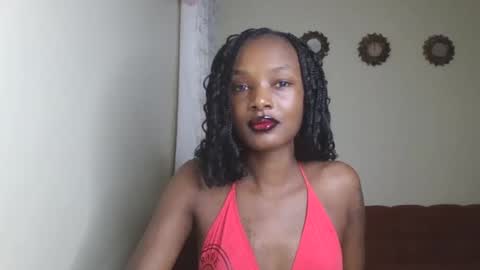 Snapshot of flirtyy_sheery chatting on 02.13.26 sheery online show from 02.13.26