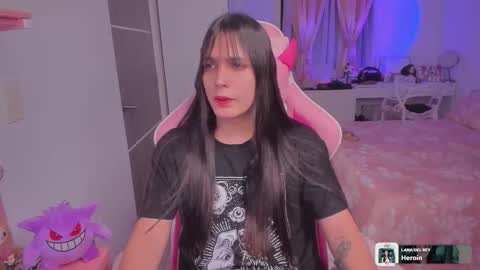 Snapshot of flora_angelical chatting on 11.05.25 Angel online show from 11.05.25