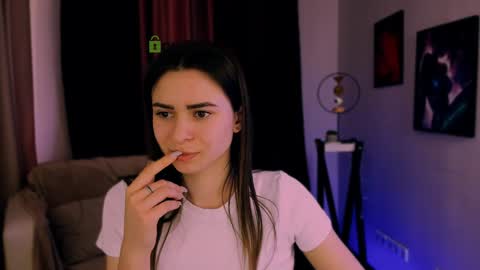 Snapshot of flora_ri chatting on 01.29.25 just ask me online show from 01.29.25