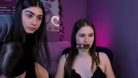 Snapshot of flora_ri chatting on 10.15.25 just ask me online show from 10.15.25