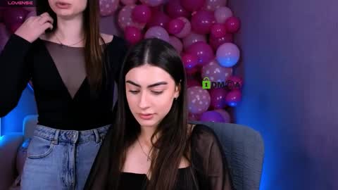 Snapshot of flora_ri chatting on 02.12.26 just ask me online show from 02.12.26