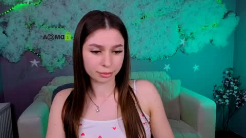 Snapshot of flora_ri chatting on 04.07.26 just ask me online show from 04.07.26