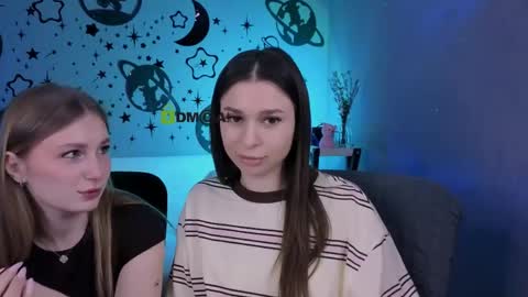 Snapshot of flora_ri chatting on 04.15.26 just ask me online show from 04.15.26