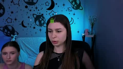 Snapshot of flora_ri chatting on 04.20.26 just ask me online show from 04.20.26